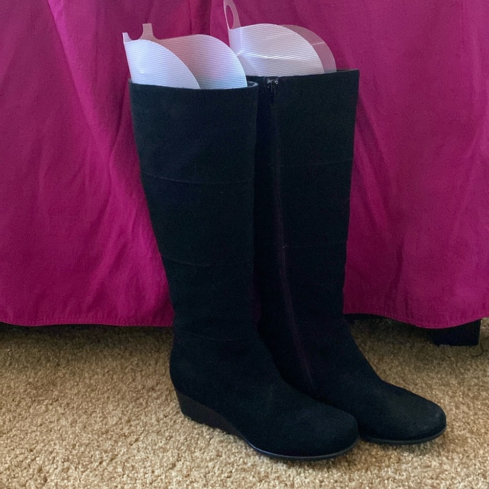 Beautiful black Abella Abigail knee high wedge boots 🖤